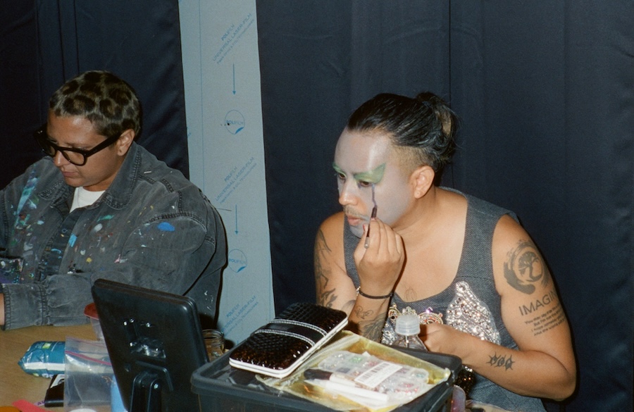 Photo by Clarisse Liclic