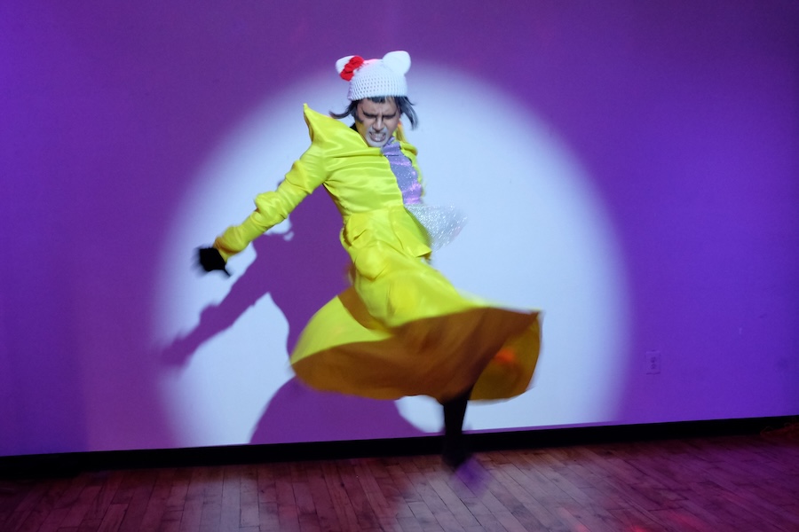 TONI HONI Break up performance at Thundershark Gallery | Photo by Rachel Wallach