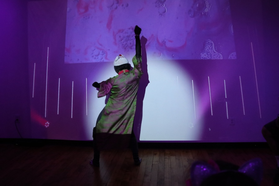 TONI HONI Heritage Event performance at Thundershark Gallery | Photo by Ashley Jaye Williams