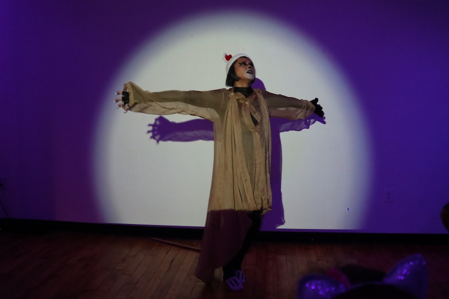 TONI HONI Honi introduction at Thundershark Gallery | Photo by Ashley Jaye Williams